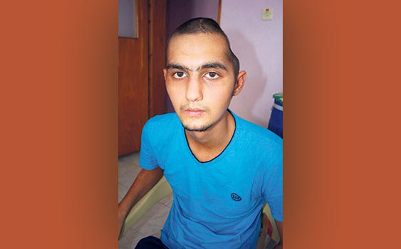 Başını bu hale getiren polis bulunamadı, ama kendisine ikinci kez dava açıldı