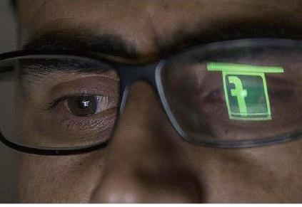 Facebook şiddeti engellemek için 3 bin kişi alıyor