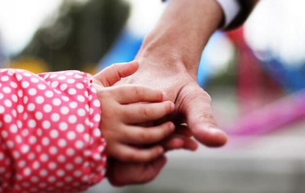 Türkiye’de 6 bin 860 çocuk koruyucu ailenin yanında