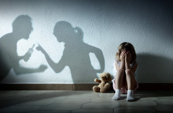 Boşanan çiftler çocuğu istismar ediyor