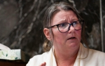 İlk defa bir anne, oğlunun yaptığı katliamdan suçlu bulundu