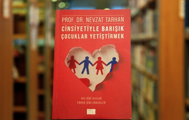 “Cinsiyetiyle Barışık Çocuklar Yetiştirmek (Kız Gibi Kızlar, Erkek Gibi Erkekler)”
