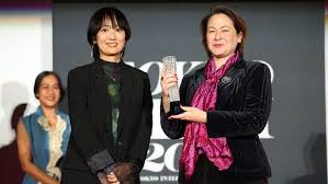 Yönetmen Emine Yıldırım’ın hayaletleri korkutmuyor, yüzleştîrîyor