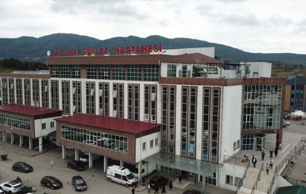 Karın ağrısıyla hastaneye giden çocuklar doğum yaptı