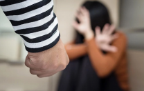 Kadınlar şiddeti içine atıyor: İki kişiden biri kimseye anlatmadı