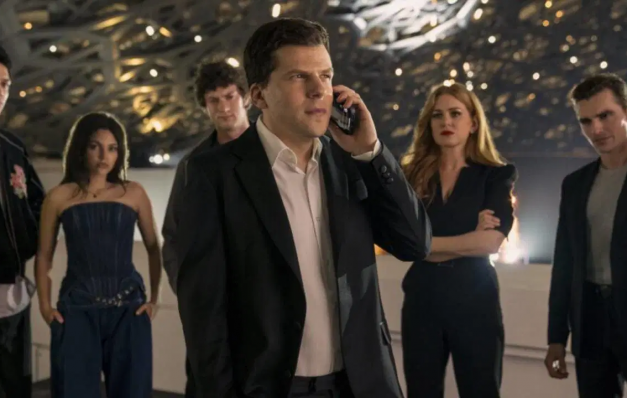 Sihirbazlar Çetesi 3: Daha Bir Şey Görmediniz ile Mavi Ay vizyonda