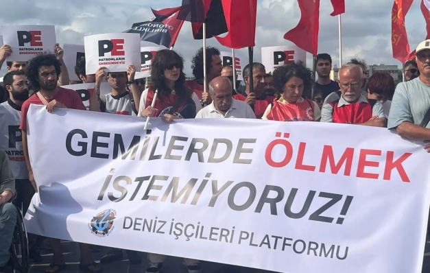 Silahsız gemileri hangi hakla vuruyorsunuz?