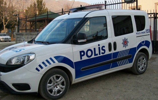 Polisten ekip aracında istismar!